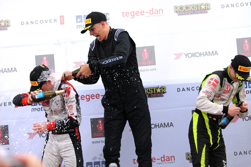 Daniel Lundgaard, i midten, kan i weekenden sikre sig det danske mesterskab i Formel 4
(Foto: Mikkel Kaiser)